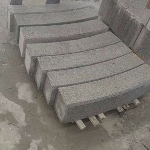 南京芝麻白弧形路牙石