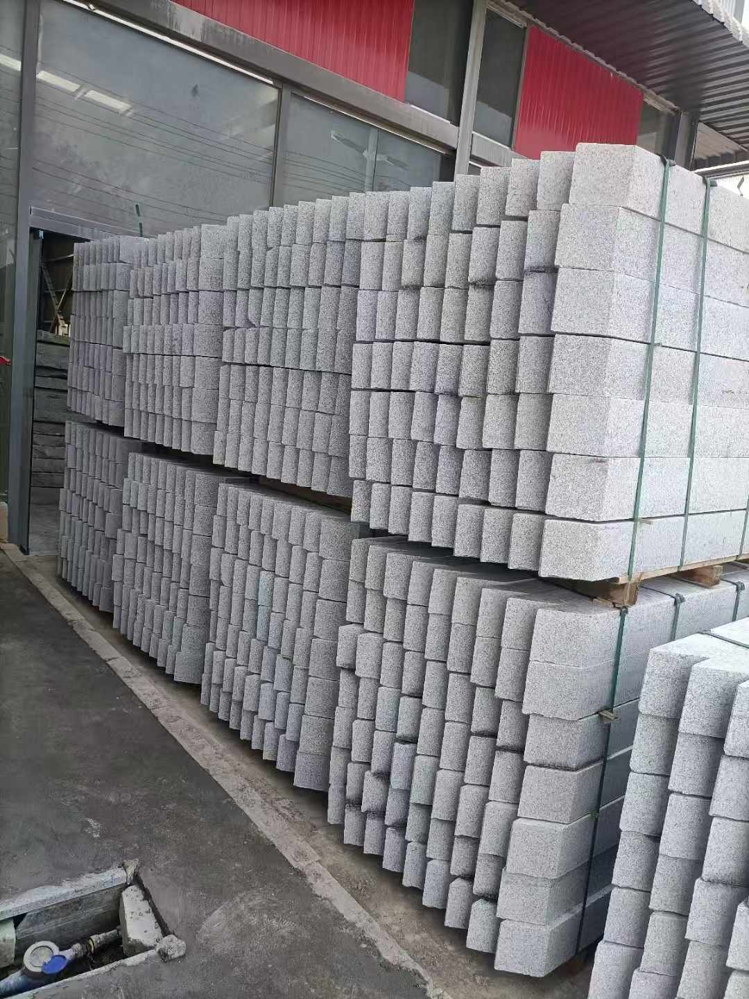 南京芝麻白树围石 树池
