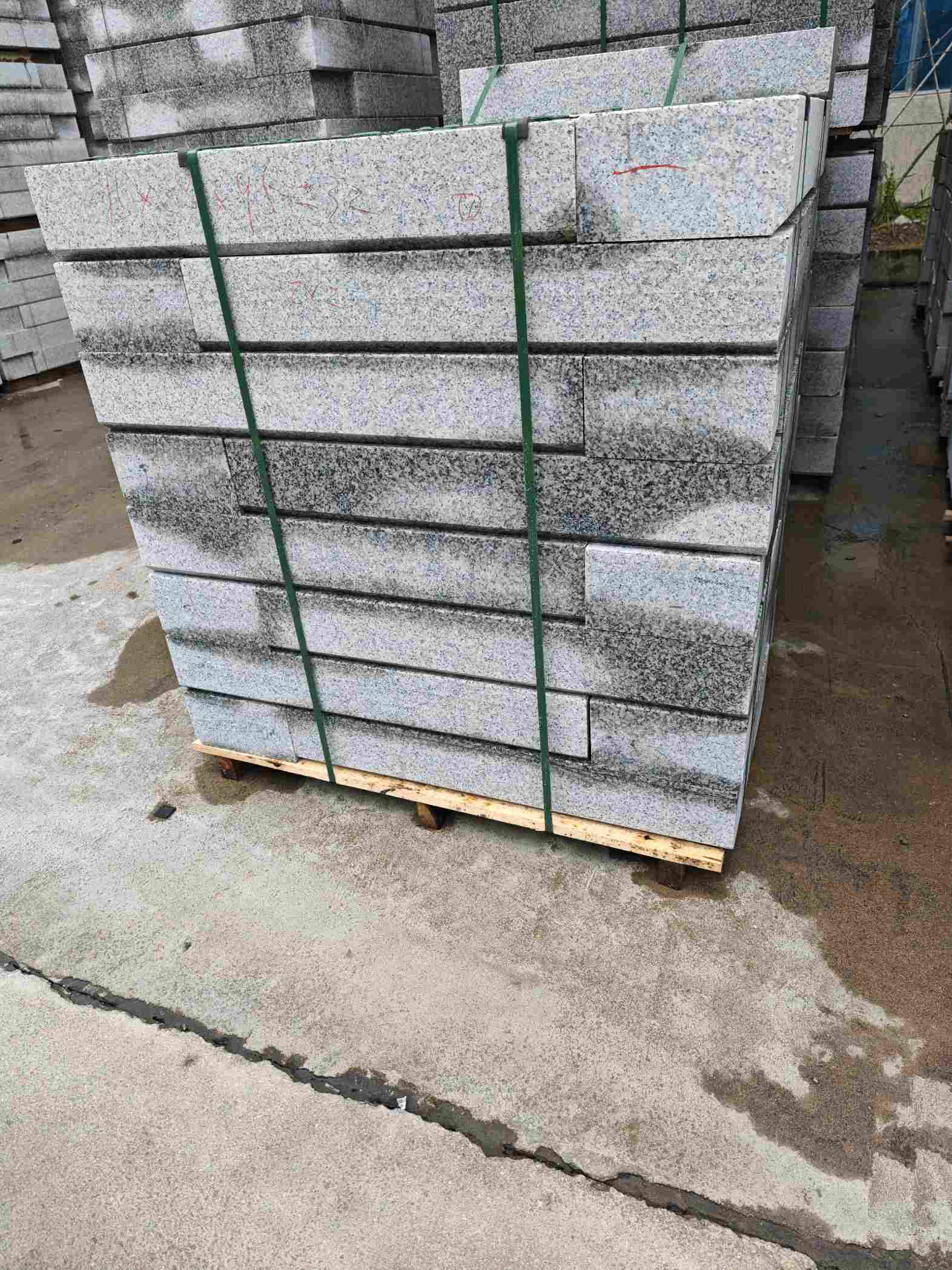 南京芙蓉白路牙石，马路牙子